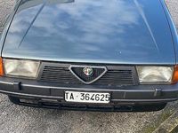 Usata Alfa Romeo 75 128 CV (94 kW) 1986 Grigio Berlina
