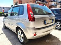 Second-hand Ford Fiesta 68 CP (50 kW) 2007 Gri Hatchback