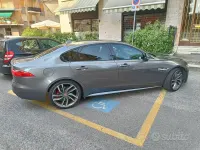 Usata Jaguar XF R-Sport 240 CV (176 kW) 2017 Grigio Berlina