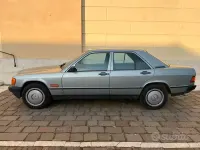 Usata Mercedes 190 122 CV (89 kW) 1984 Bluazzurro Berlina