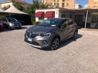 Usata Renault Captur Techno 94 CV (69 kW) 2023 Grigio SUV