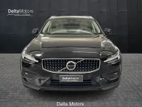 Usata Volvo V60 CC Ultimate 197 CV (144 kW) 2024 Nero metallizzato Station wagon