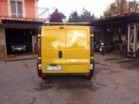 Usata Opel Vivaro 100 CV (73 kW) 2005 Giallo Monovolume