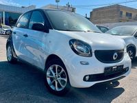 Begagnad Smart ForFour 71 HK (52 kW) 2018 Vit Halvkombi