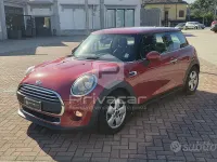 Usata Mini ONE 102 CV (75 kW) 2016 Rosso Utilitaria
