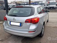 Usata Opel Astra 110 CV (80 kW) 2012 Grigio Station wagon
