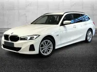 Usata BMW 330e 292 CV (214 kW) 2023 Bianco Station wagon