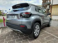 Nieuw Jeep Avenger Altitude 101 PK (74 kW) 2026 Grijs SUV