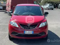 Usata Lancia Ypsilon Silver 69 CV (50 kW) 2017 Rosso Utilitaria