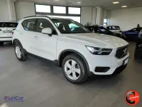 Usata Volvo XC40 Momentum 129 CV (94 kW) 2022 Bianco SUV