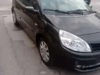 Usata Renault Scénic II Dynamique 101 CV (74 kW) 2006 Monovolume