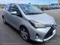 Usata Toyota Yaris Hybrid Active 73 CV (53 kW) 2016 Berlina