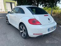 Usata VW Beetle 110 CV (80 kW) 2015 Bianco Utilitaria