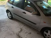 Usata Ford Focus Zetec 101 CV (74 kW) 2004 Argento Berlina