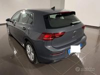Usata VW Golf VIII Life 115 CV (84 kW) 2025 Grigio Berlina