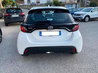 Usata Toyota Yaris Active 72 CV (52 kW) 2022 Bianco Berlina