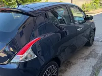 Usata Lancia Ypsilon Gold 69 CV (50 kW) 2018 Bluazzurro Utilitaria