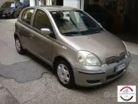 Usata Toyota Yaris Sol 65 CV (47 kW) 2003 Grigio Utilitaria