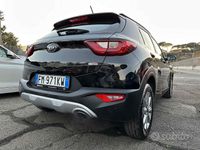 Usata Kia Stonic Style 120 CV (88 kW) 2018 Nero SUV