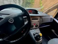 Usata Lancia Musa 95 CV (69 kW) 2011 Grigio Monovolume