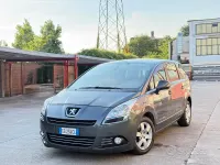 Usata Peugeot 5008 Business-Line 150 CV (110 kW) 2011 Grigio Monovolume