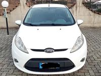 Usata Ford Fiesta Titanium 95 CV (69 kW) 2011 Bianco Berlina