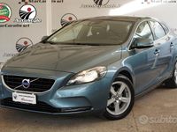 Usata Volvo V40 Kinetic 115 CV (84 kW) 2014 Blu Berlina