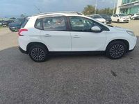 Usata Peugeot 2008 Active 99 CV (72 kW) 2015 Bianco SUV