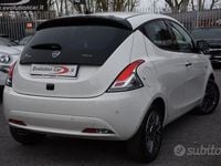 Usata Lancia Ypsilon Gold 69 CV (50 kW) 2023 Bianco pastello Utilitaria