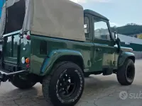 Usata Land Rover Defender 122 CV (89 kW) 2003 Verde Pick-up