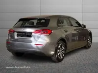 Usata Mercedes A180 Business 116 CV (85 kW) 2022 Grigio montagna Berlina