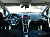 Usata Opel Astra 110 CV (80 kW) 2010 Nero Berlina