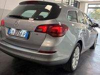 Usata Opel Astra Cosmo 125 CV (91 kW) 2012 Grigio Berlina