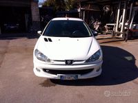 Usata Peugeot 206 75 CV (55 kW) 2005 Bianco Berlina