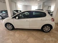 Usata Peugeot 208 Active 92 CV (67 kW) 2013 Bianco Utilitaria