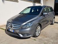 Usata Mercedes B180 108 CV (79 kW) 2013 Grigio Monovolume