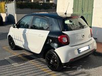 Usata Smart ForFour 71 CV (52 kW) 2016 Bianco Utilitaria