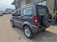 Usata Suzuki Jimny 85 CV (62 kW) 2011 Grigio SUV
