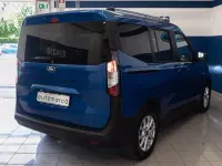 Usata Ford Tourneo Courier Titanium 126 CV (92 kW) 2024 Blu metallizzato Monovolume