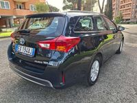 Usata Toyota Auris Hybrid 99 CV (72 kW) 2014 Nero Station wagon