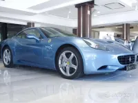 Usata Ferrari California 460 CV (338 kW) 2010 Azzurro california Cabrio