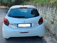 Usata Peugeot 208 Allure 82 CV (60 kW) 2015 Bianco Utilitaria