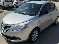 Usata Lancia Ypsilon Gold 69 CV (50 kW) 2014 Argento Utilitaria