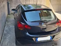 Usata Opel Astra Cosmo 125 CV (91 kW) 2011 Nero Berlina