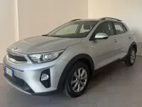 Usata Kia Stonic 101 CV (74 kW) 2020 Argento SUV