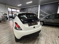 Usata Lancia Ypsilon Gold 69 CV (50 kW) 2023 Bianco Utilitaria