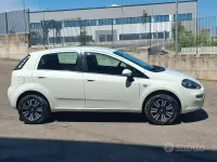 Usata Fiat Punto Lounge 69 CV (50 kW) 2014 Bianco Utilitaria
