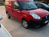 Usata Fiat Doblò 90 CV (66 kW) 2011 Rosso Monovolume