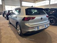 Usata VW Golf VIII Life 116 CV (85 kW) 2025 Grigio Berlina
