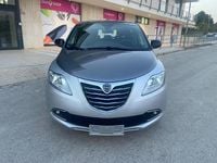 Usata Lancia Ypsilon Gold 69 CV (50 kW) 2014 Argento Utilitaria